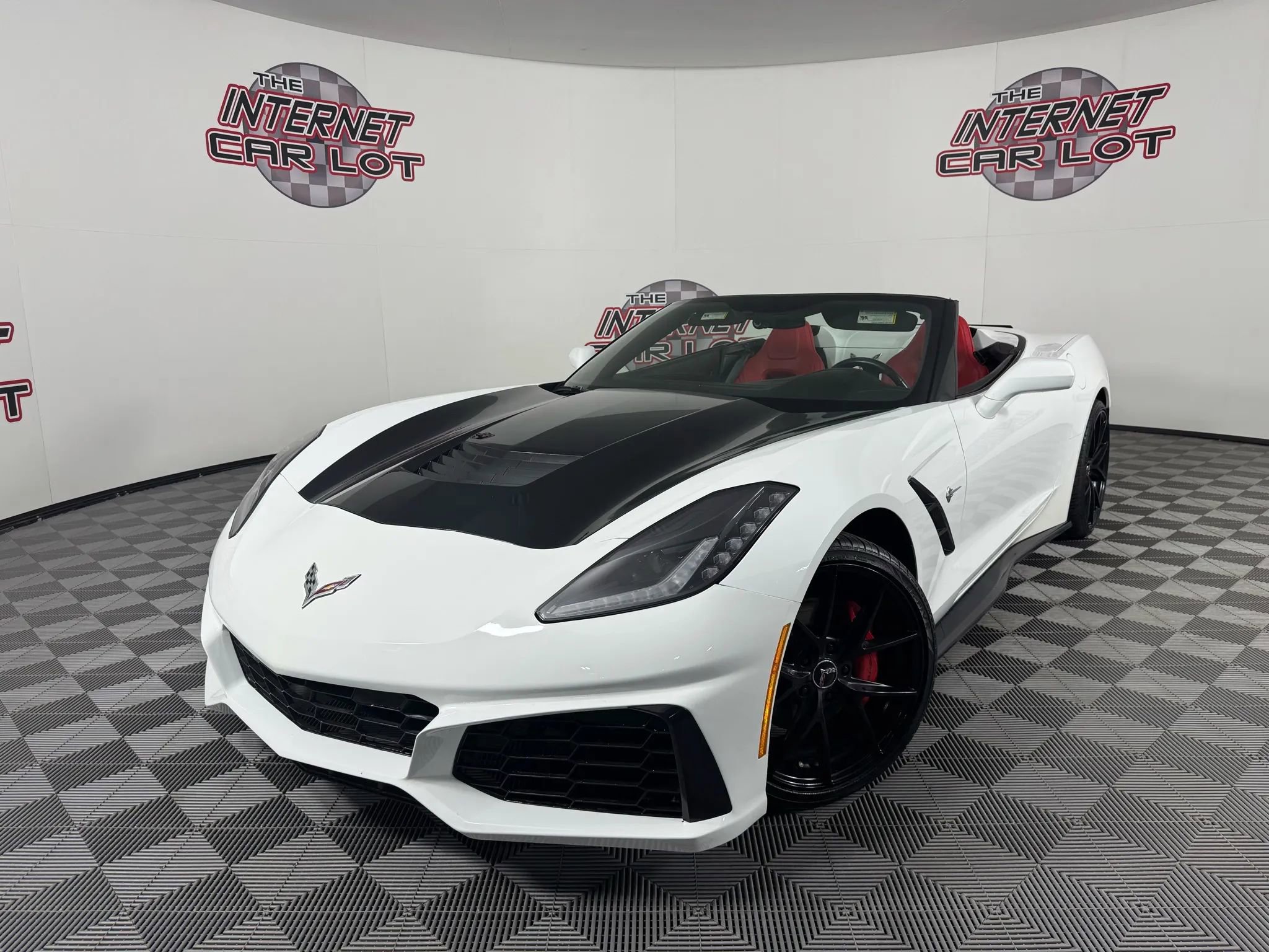 Used 2017 Chevrolet Corvette Stingray Convertible w/ 1LT image 1