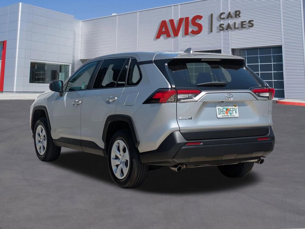 Used 2024 Toyota RAV4 LE FWD image 9