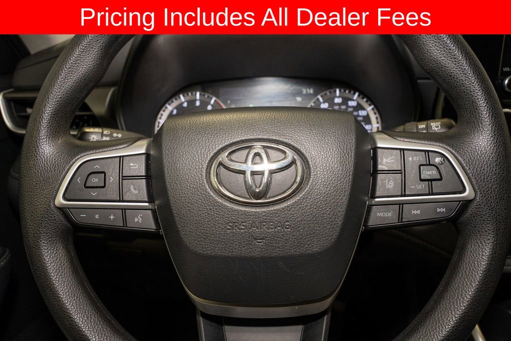 Used 2023 Toyota Highlander L FWD image 18
