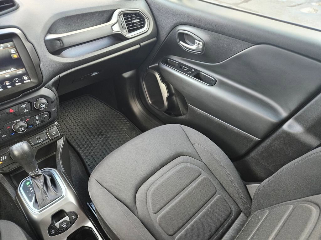 Used 2022 Jeep Renegade Latitude w/ Convenience Group image 13