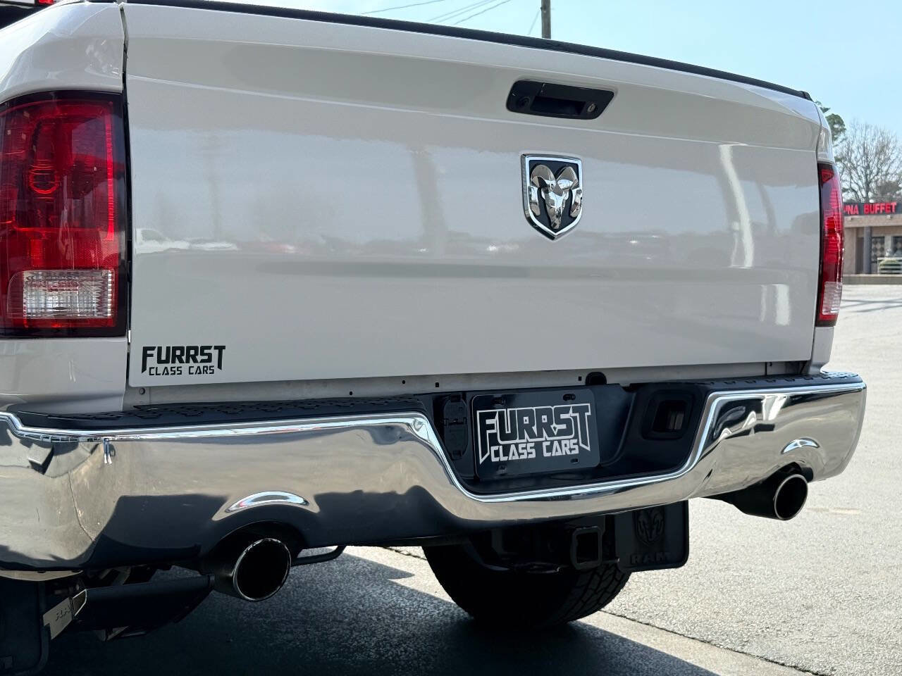 Used 2018 RAM 1500 SLT image 8