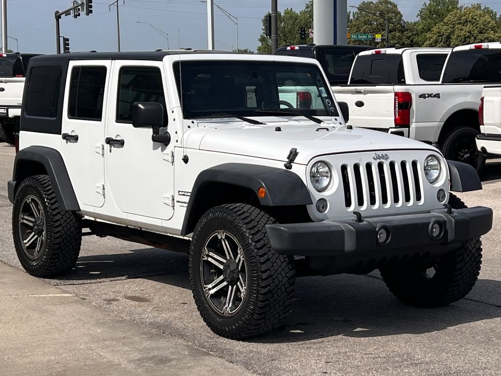 Used 2018 Jeep Wrangler Unlimited Sport w/ Connectivity Group AWD/4WD image 7