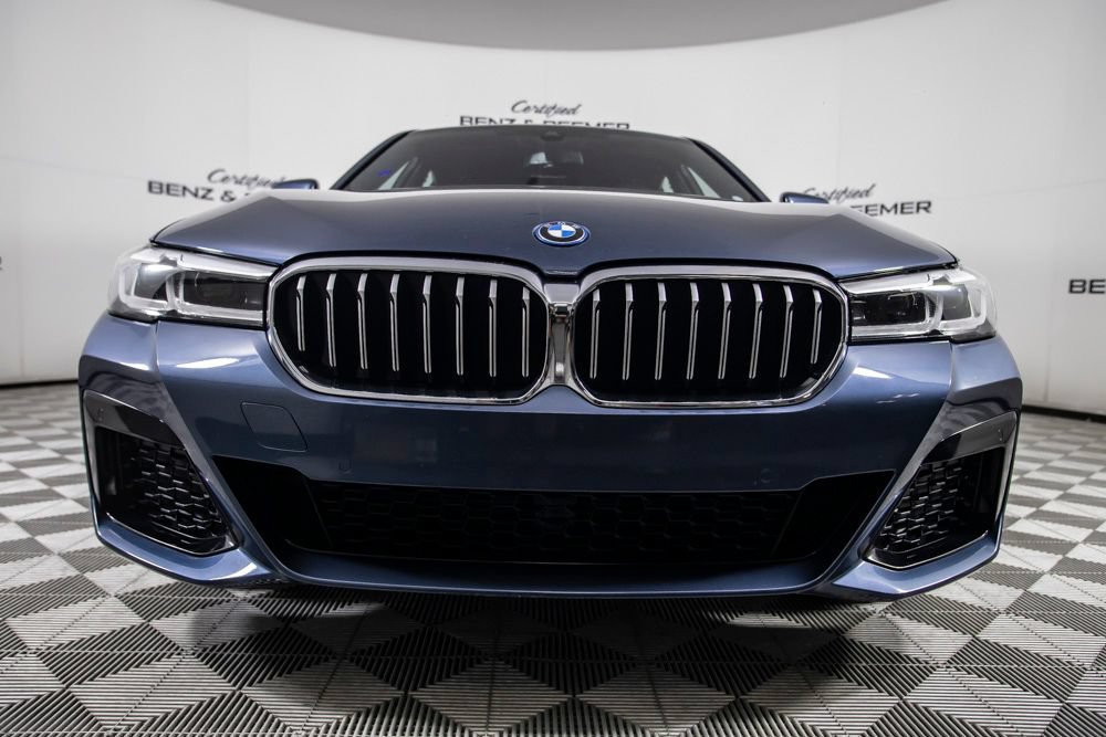 Used 2023 BMW 530e w/ M Sport Package RWD image 5