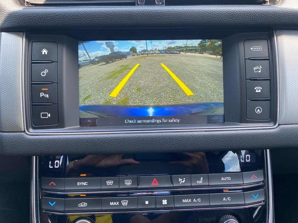 Used 2018 Jaguar XF Prestige image 14