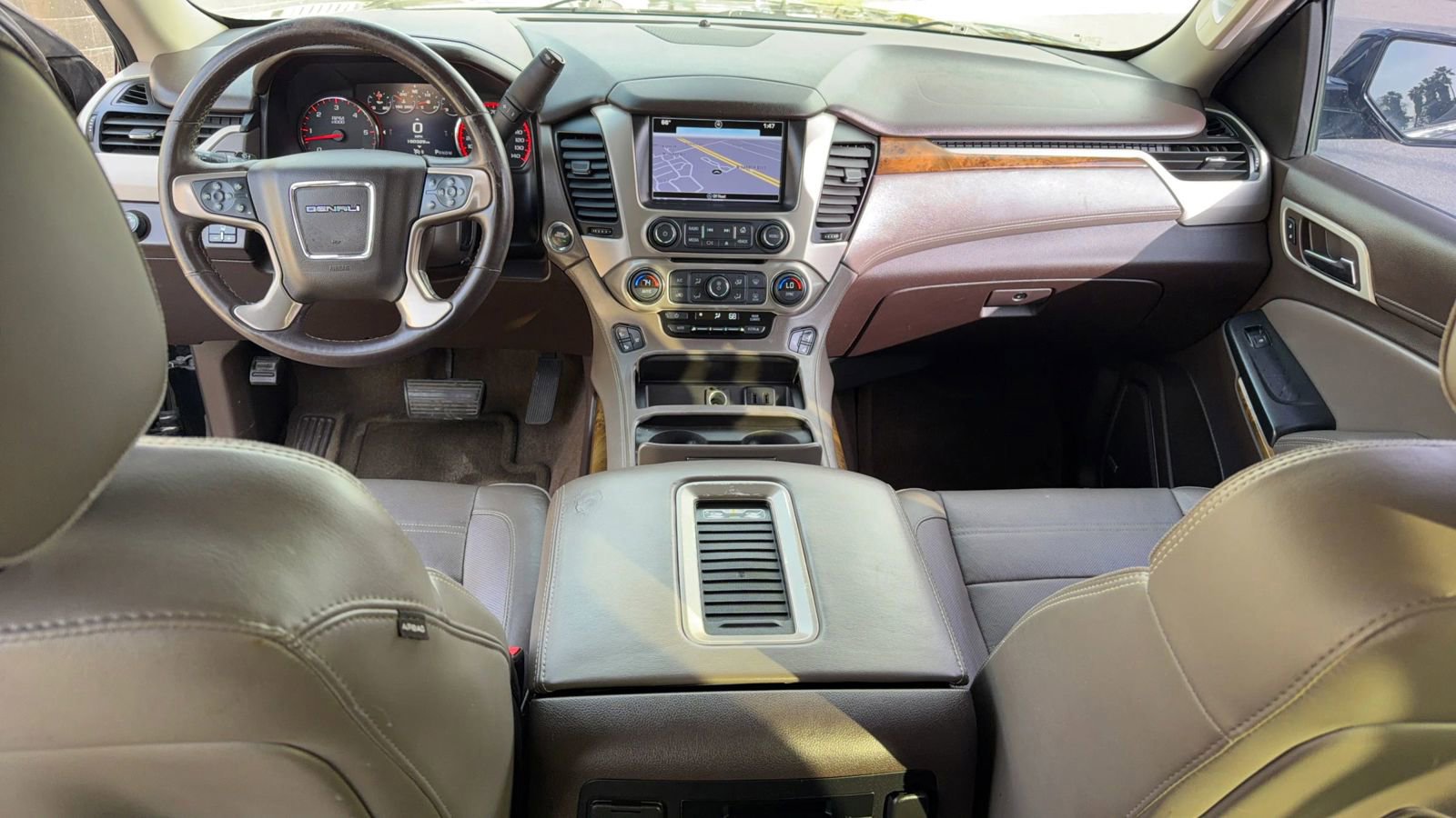 Used 2016 GMC Yukon XL Denali image 32