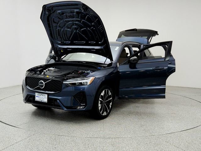 New 2026 Volvo XC60 B5 Plus w/ Protection Package Premier image 9