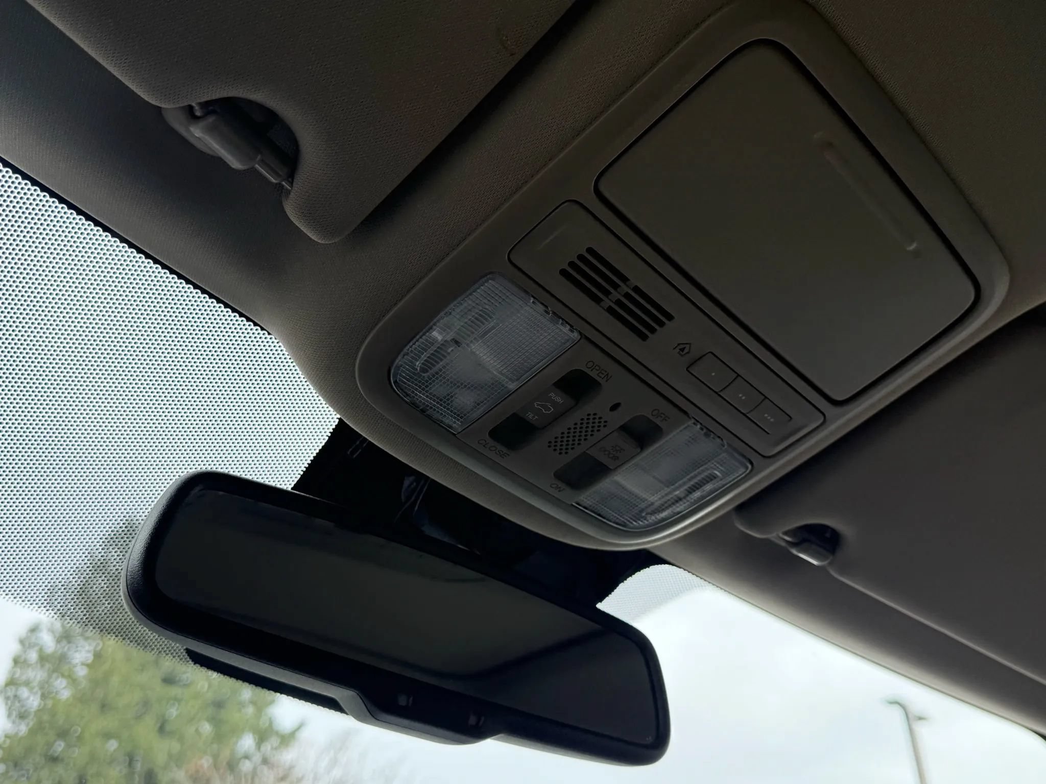 Used 2016 Honda Pilot Touring image 37