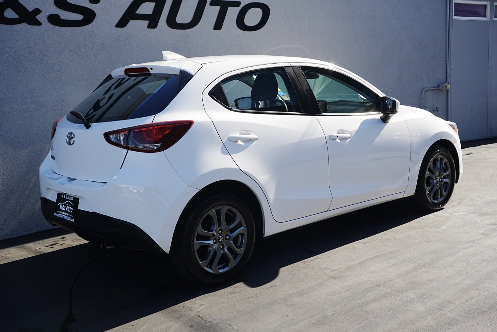 Used 2020 Toyota Yaris LE image 4