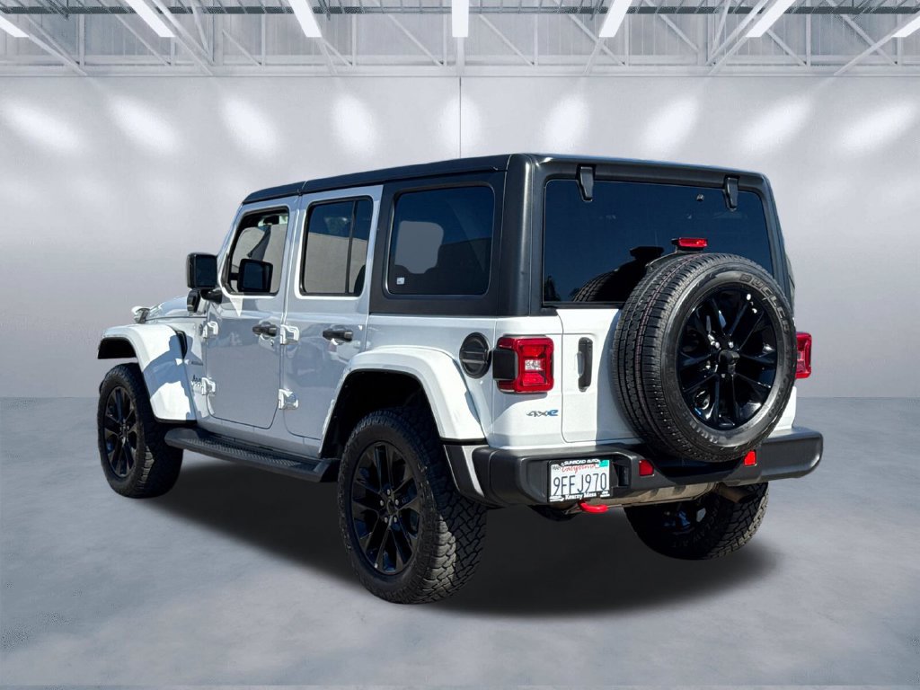 Used 2023 Jeep Wrangler Unlimited Sahara AWD/4WD image 4