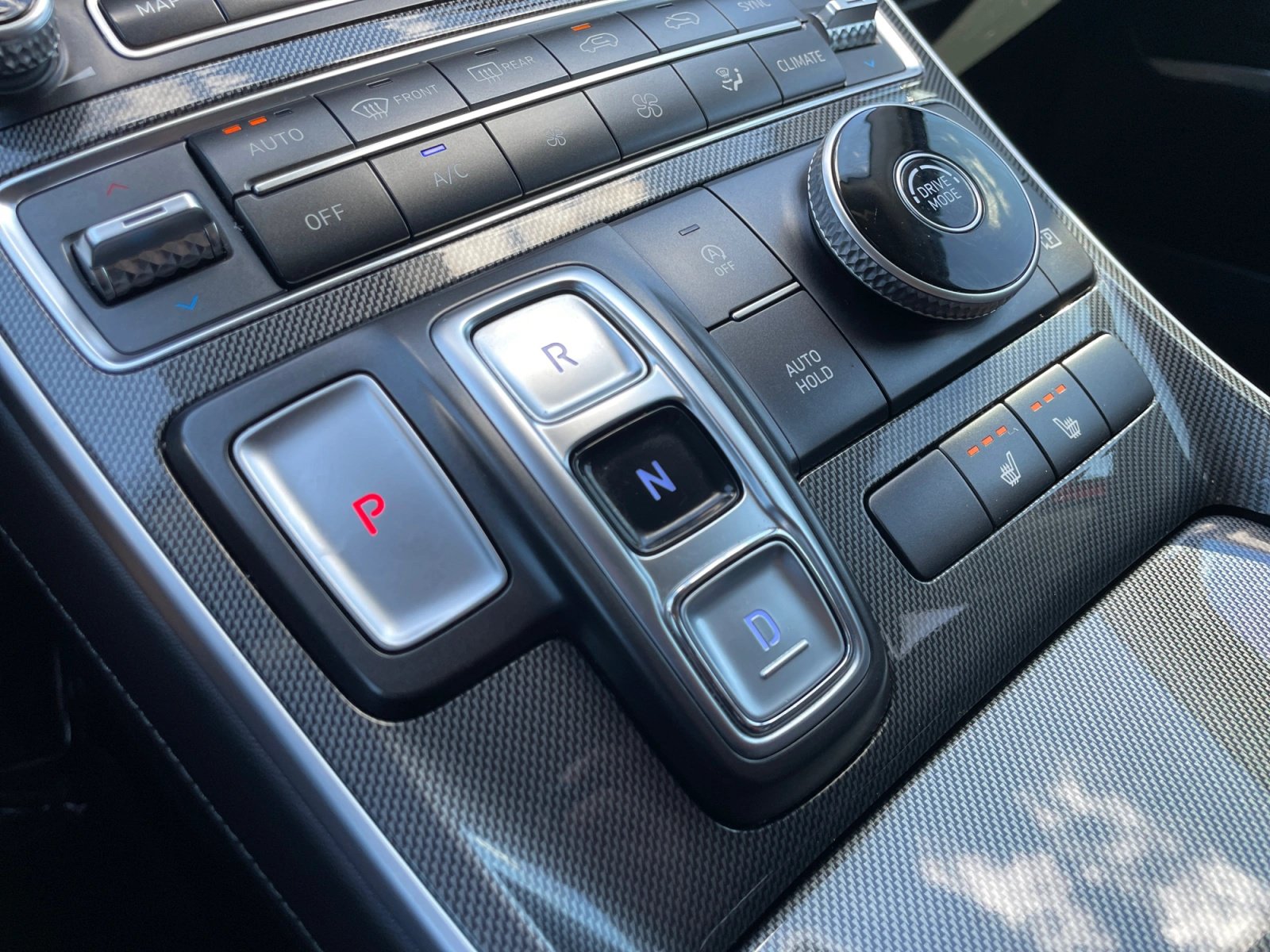 Used 2021 Hyundai Santa Fe SEL w/ Convenience + Premium Package FWD image 18