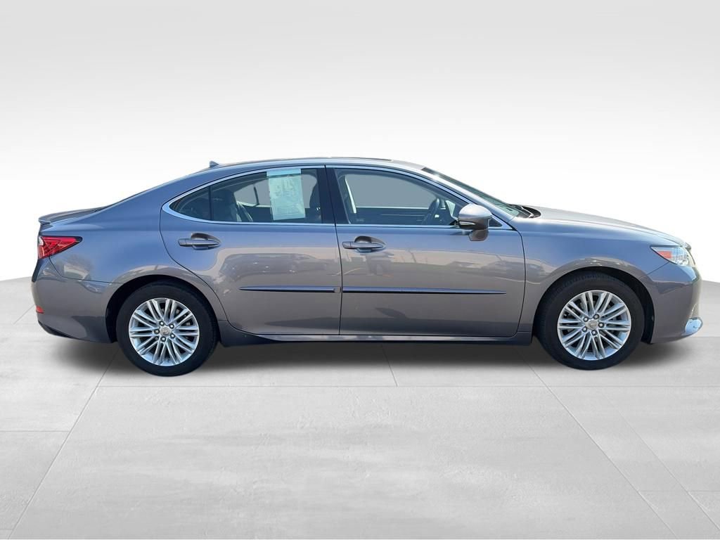 Used 2014 Lexus ES 350 w/ Luxury Package FWD image 2