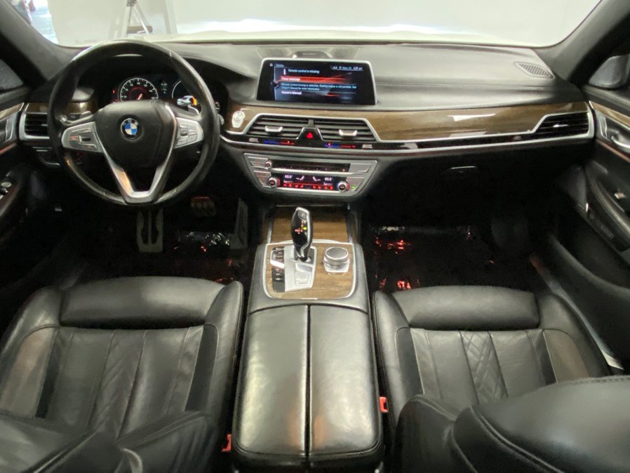 Used 2016 BMW 750i xDrive AWD/4WD image 25