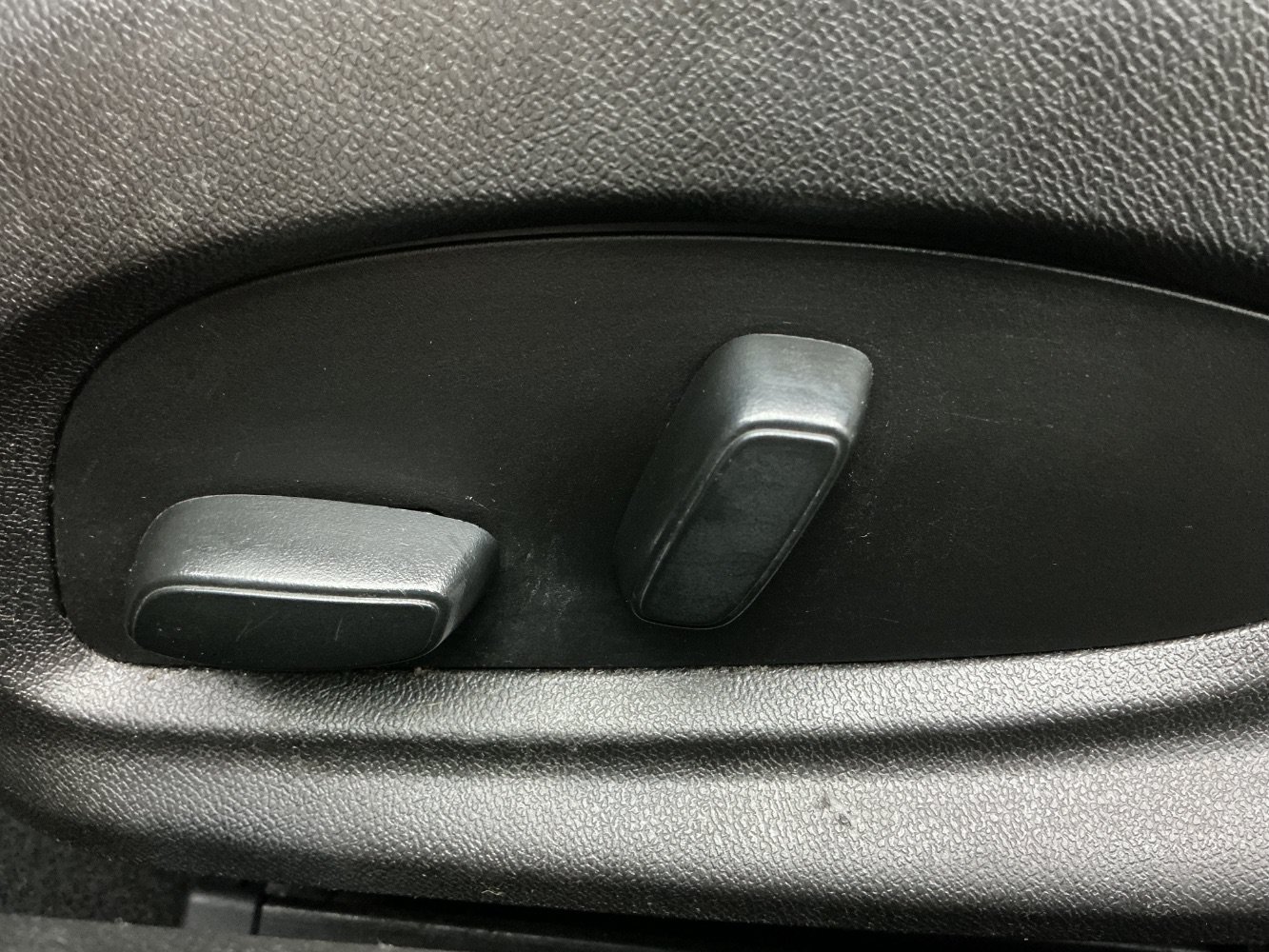 Used 2018 Chevrolet Camaro LT RWD image 34