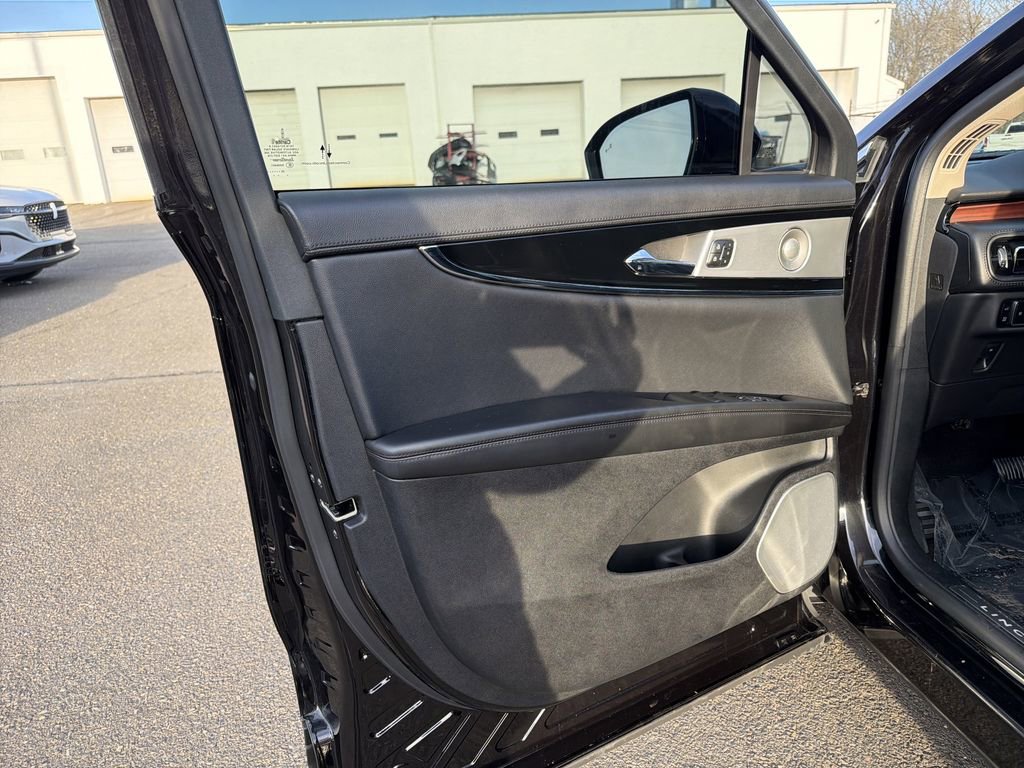 Certified 2023 Lincoln Nautilus Reserve w/ Equipment Group 202A image 10