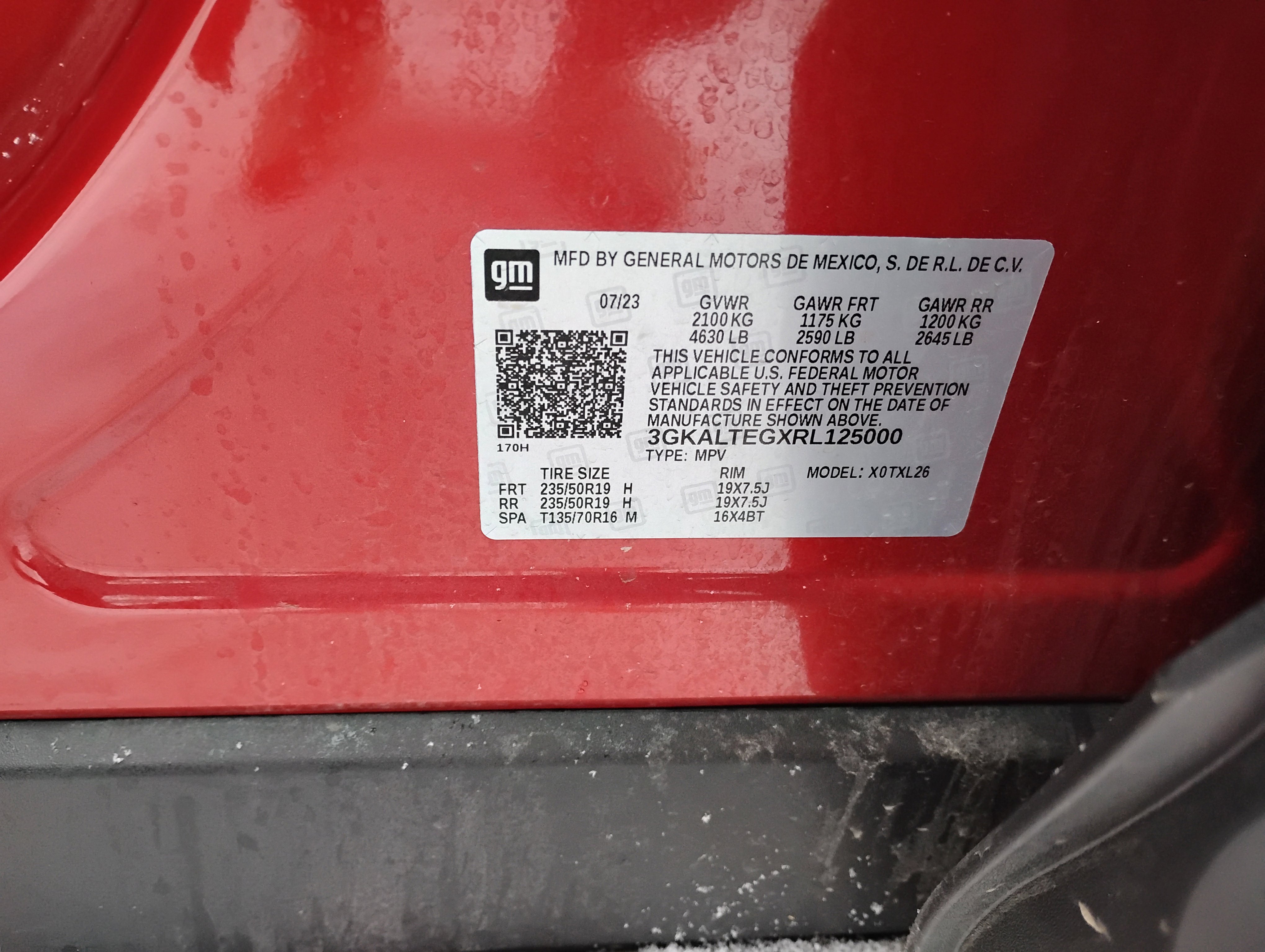 Used 2024 GMC Terrain SLE w/ Driver Convenience Package image 13