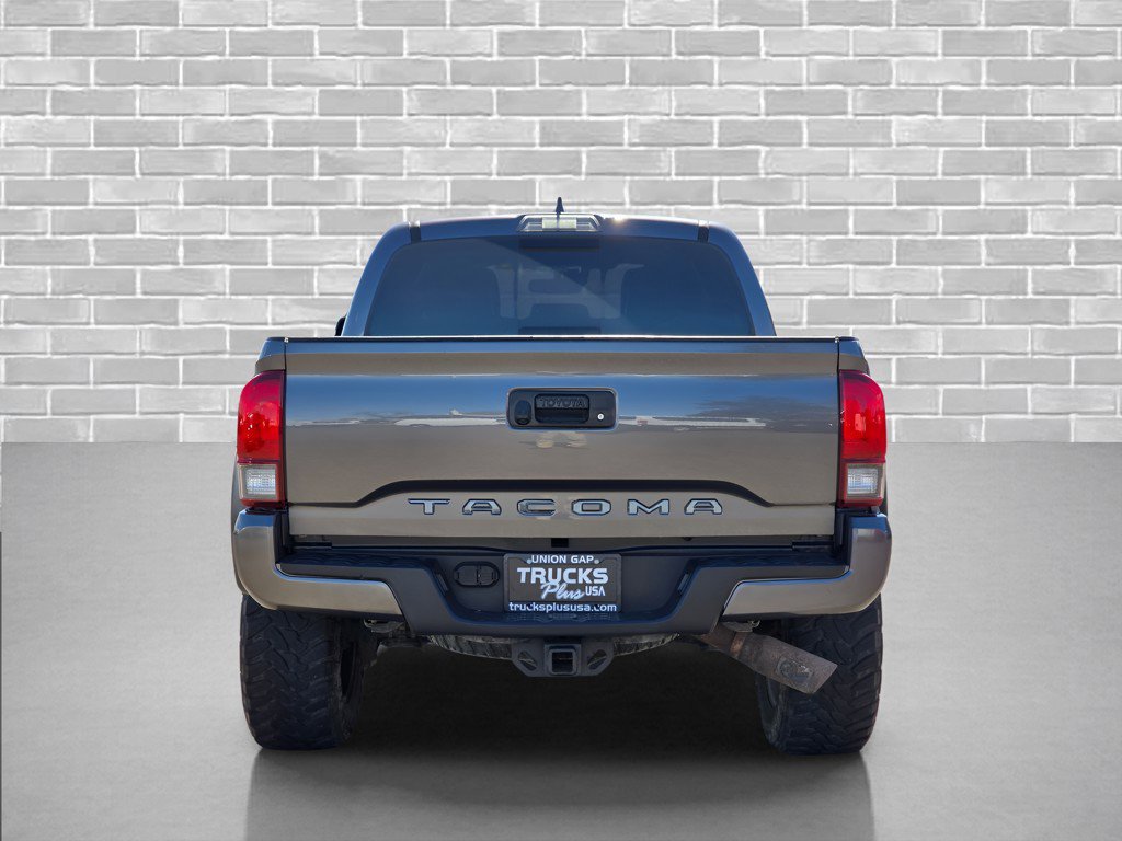 Used 2019 Toyota Tacoma SR AWD/4WD image 4