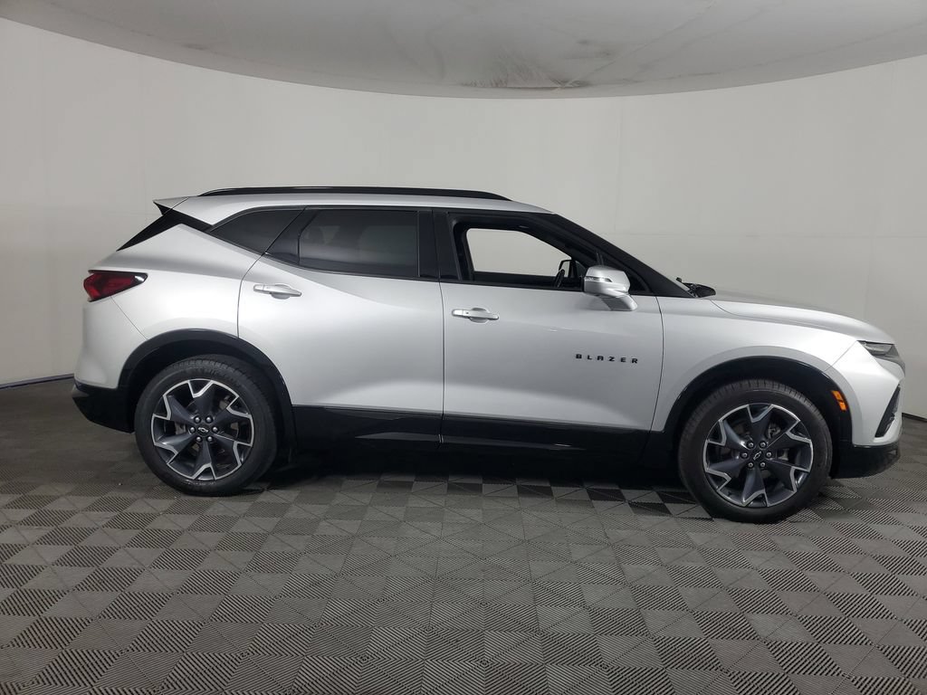Used 2021 Chevrolet Blazer RS w/ Enhanced Convenience Package FWD image 3