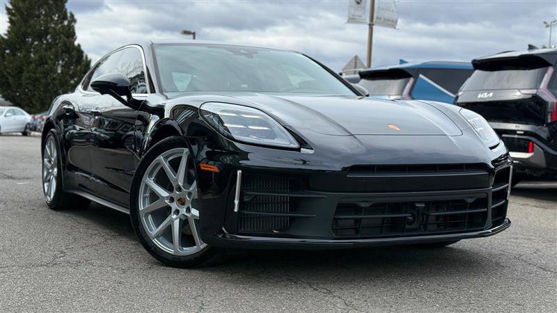 Used 2025 Porsche Panamera 4 w/ Premium Package image 7