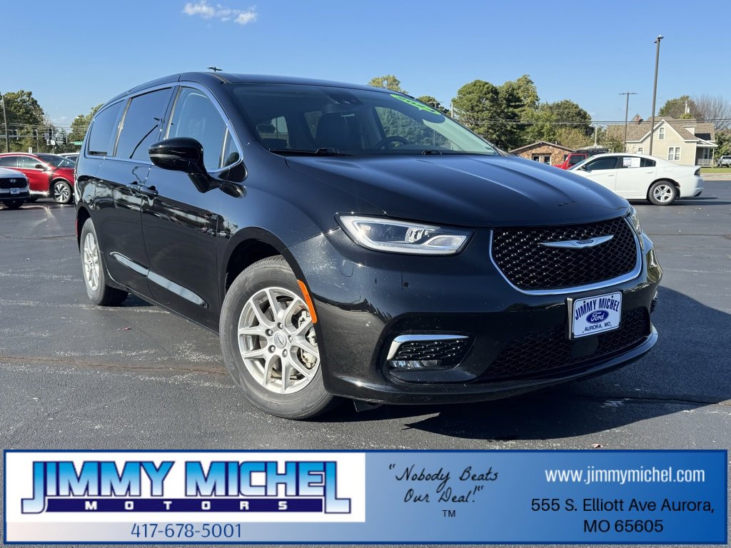 Used 2024 Chrysler Pacifica Touring-L