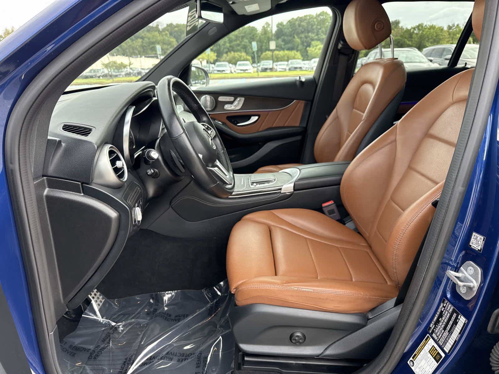 Used 2020 Mercedes-Benz GLC 300 4MATIC image 25