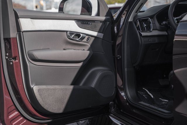 New 2026 Volvo XC90 B6 Ultra w/ Protection Package Premier image 37