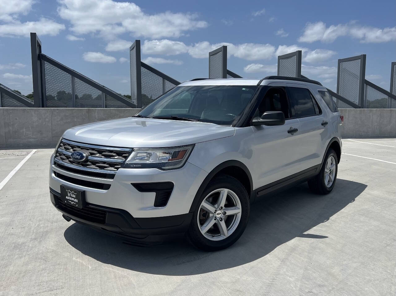 Used 2018 Ford Explorer 4WD image 2
