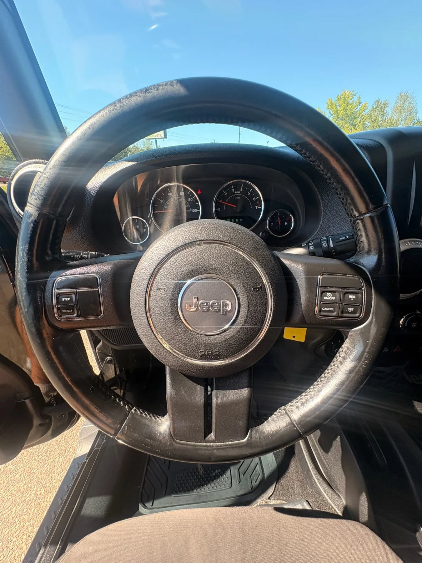 Used 2013 Jeep Wrangler Unlimited Sahara AWD/4WD image 14