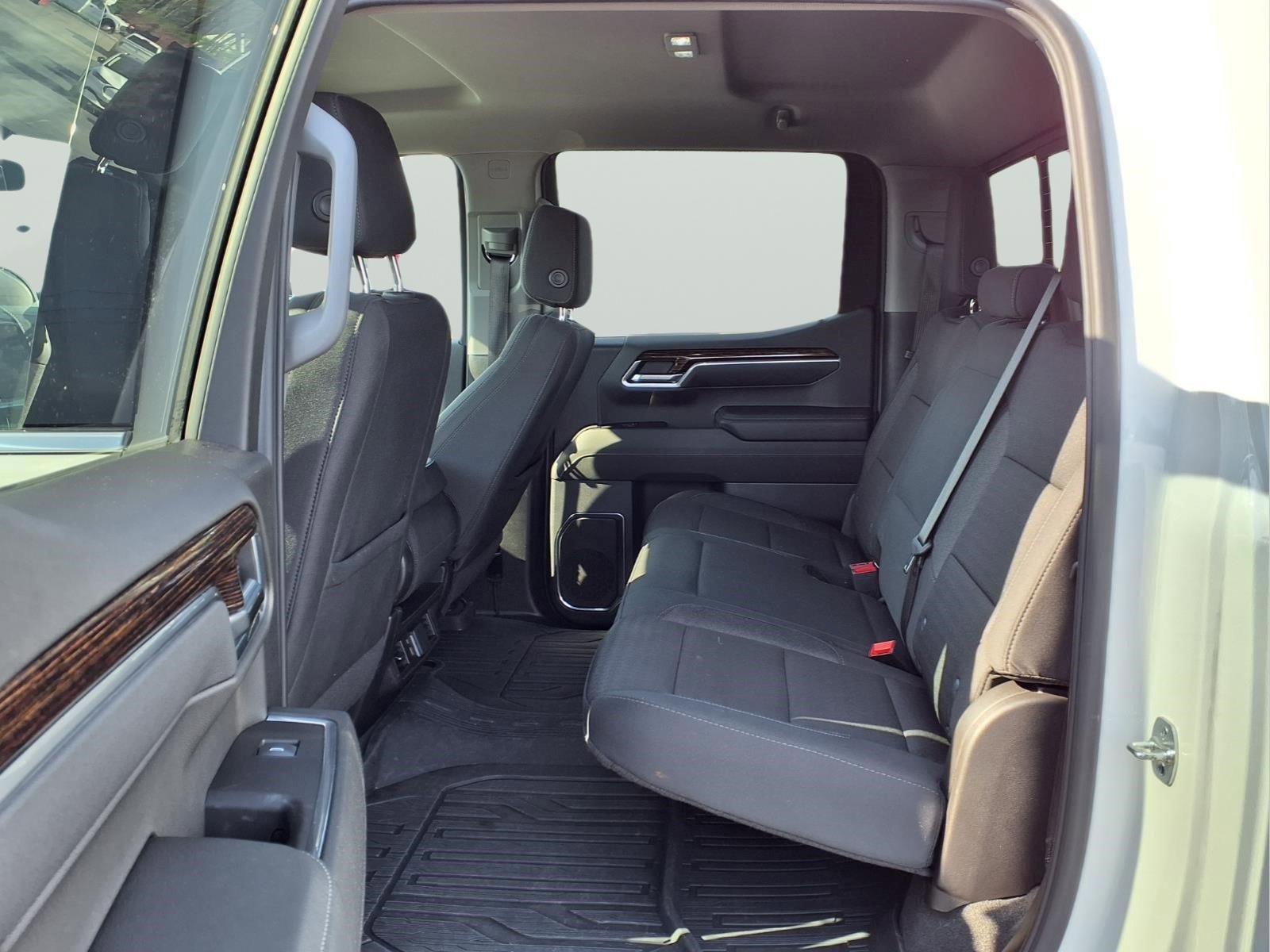 Used 2025 GMC Sierra 1500 SLE w/ Preferred Package AWD/4WD image 12