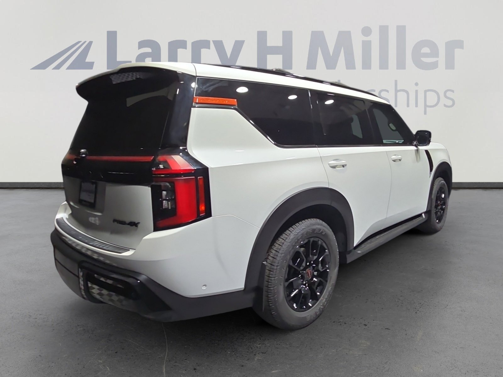 New 2025 Nissan Armada PRO-4X AWD/4WD image 5