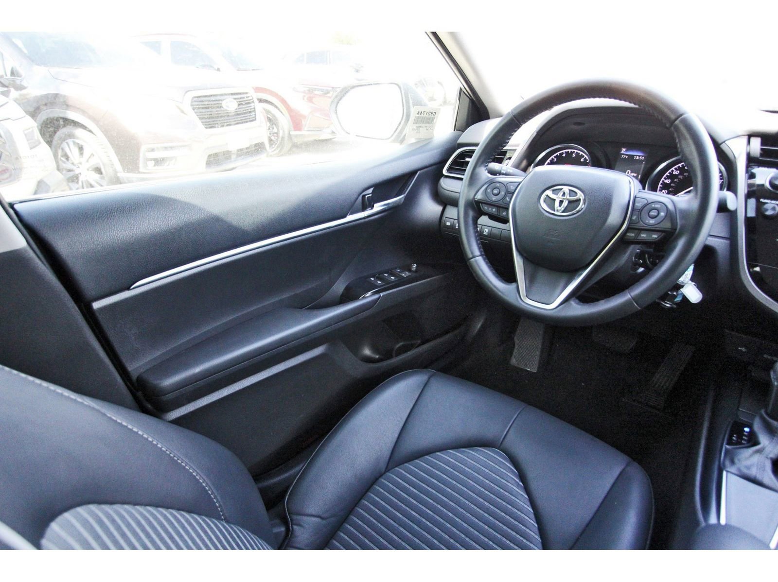 Used 2020 Toyota Camry SE image 8