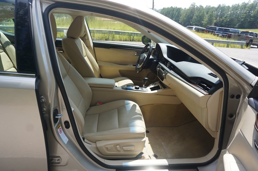 Used 2015 Lexus ES 350 w/ Premium Package FWD image 14