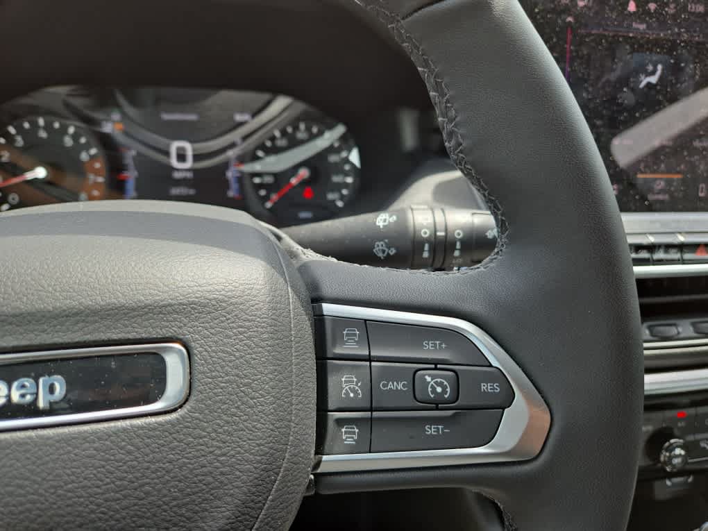 Used 2026 Jeep Compass Limited AWD/4WD image 23