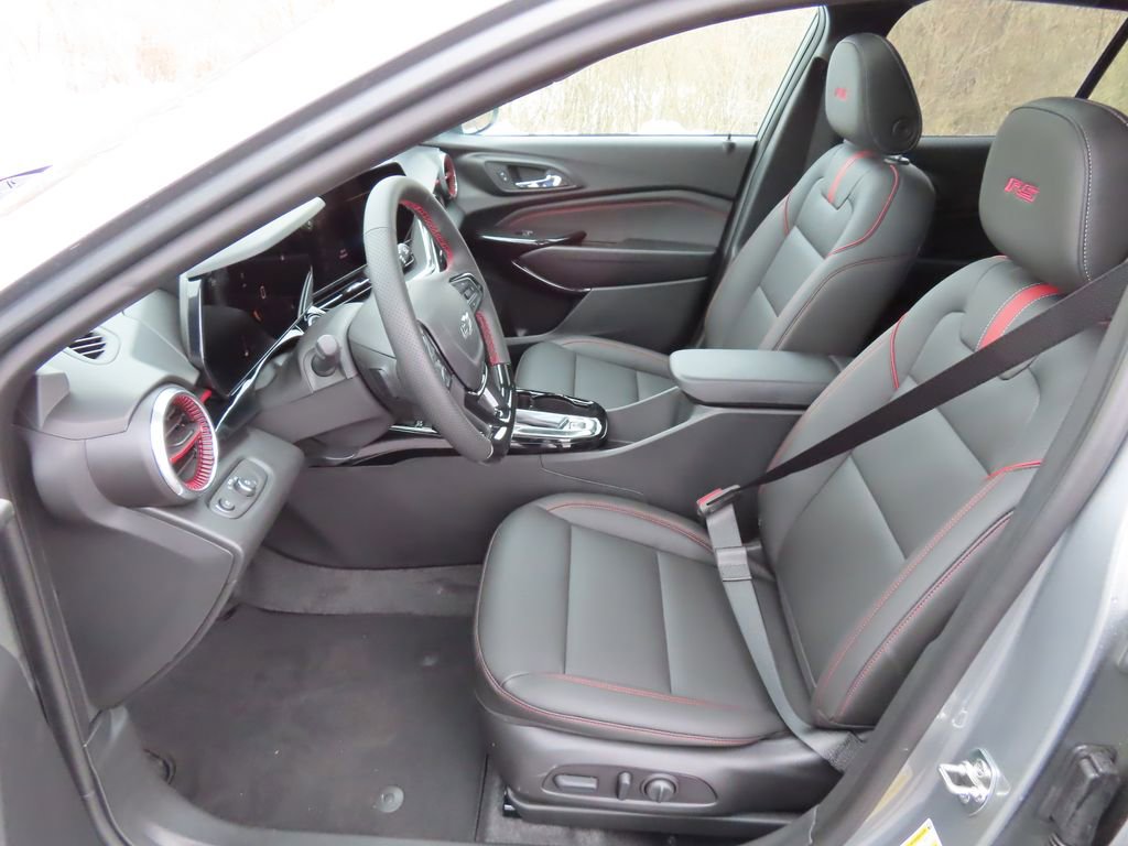 New 2026 Chevrolet Trax RS w/ Sunroof Package FWD image 20