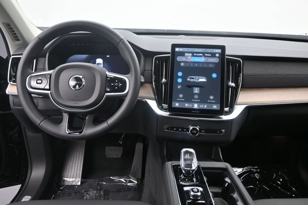 New 2026 Volvo XC90 B6 Plus w/ Protection Package AWD/4WD image 12