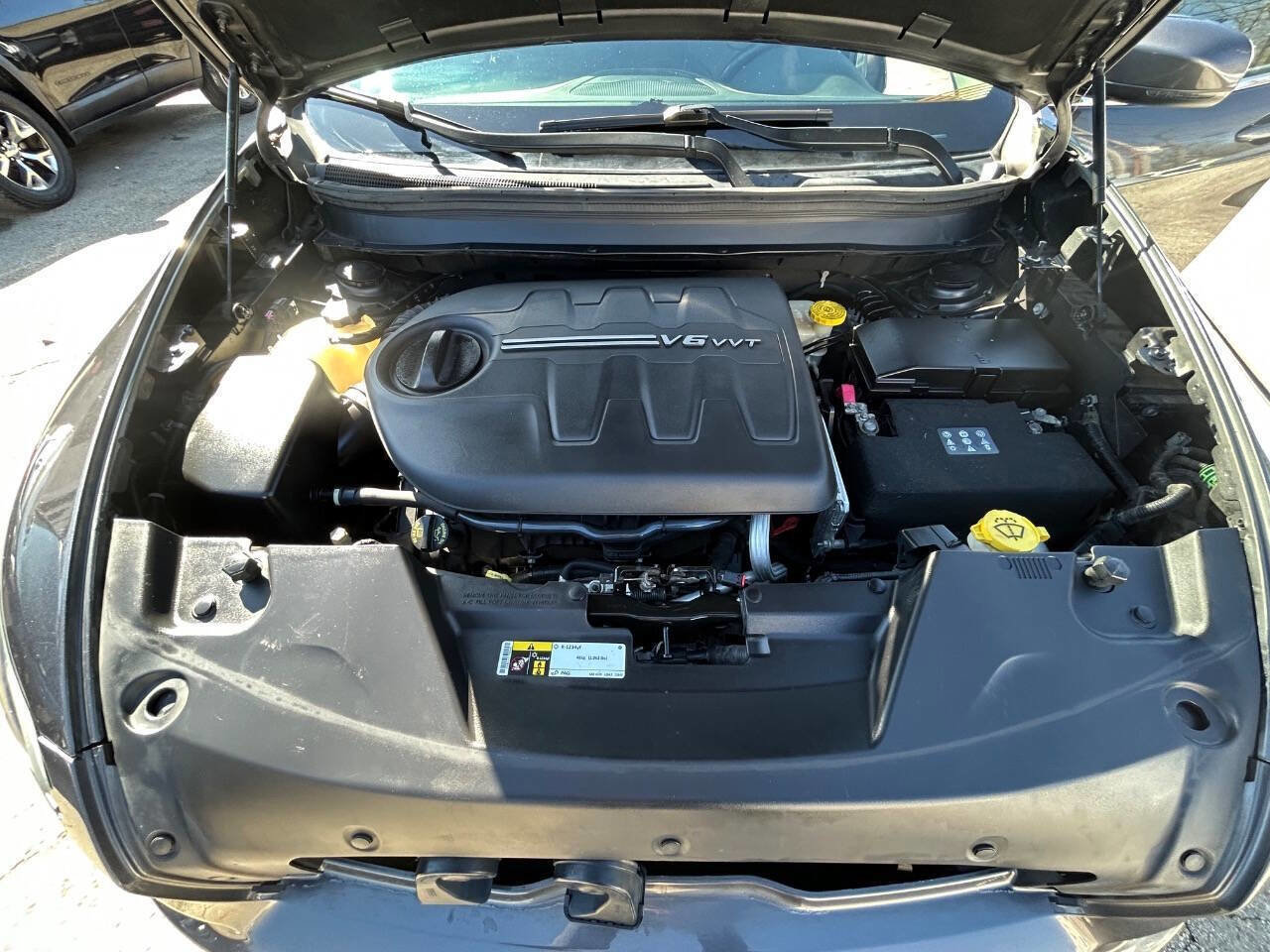 Used 2016 Jeep Cherokee Limited image 16