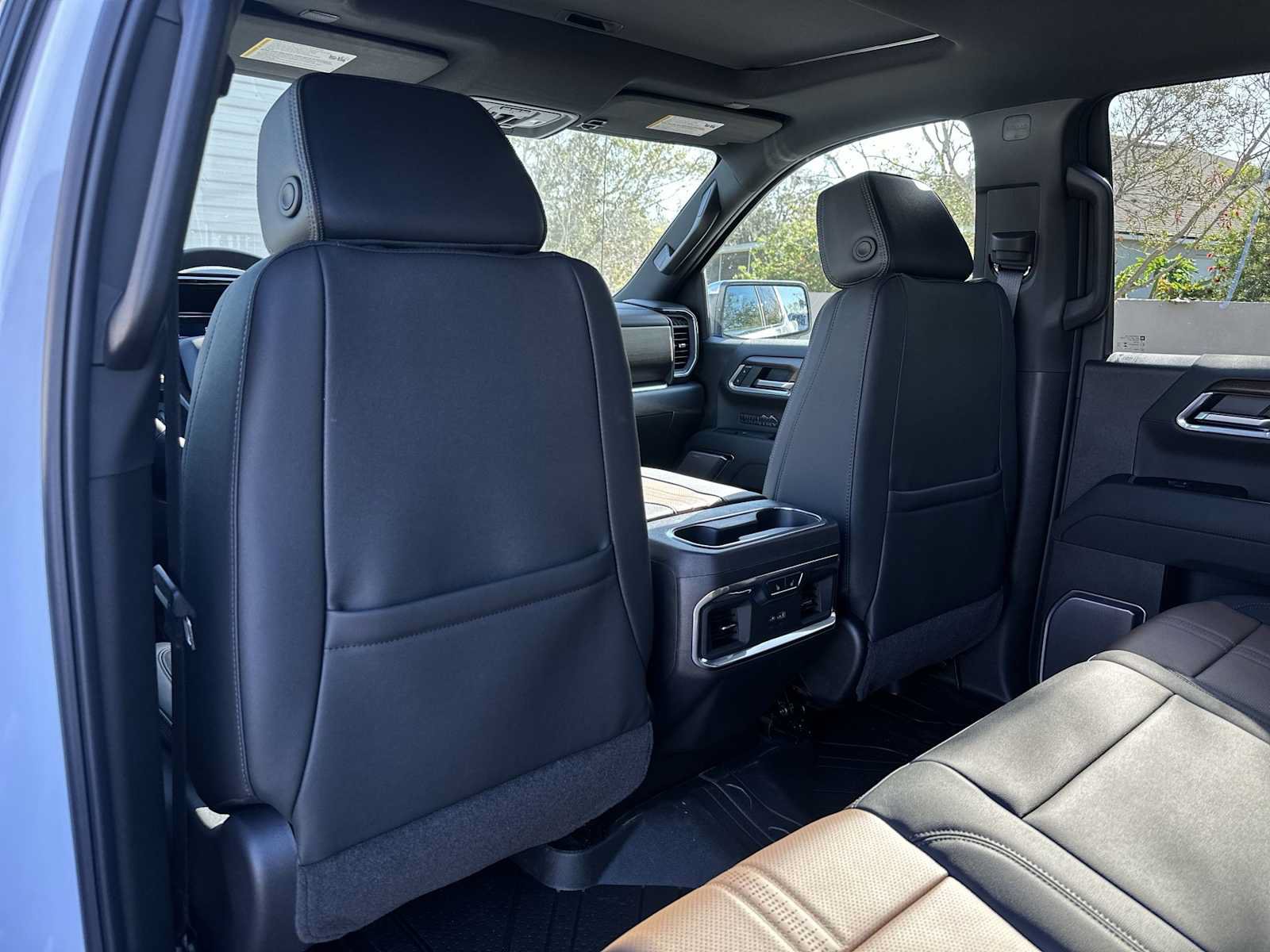 New 2026 Chevrolet Silverado 1500 High Country w/ High Country Premium Package AWD/4WD image 16