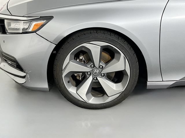 Used 2018 Honda Accord Touring image 10