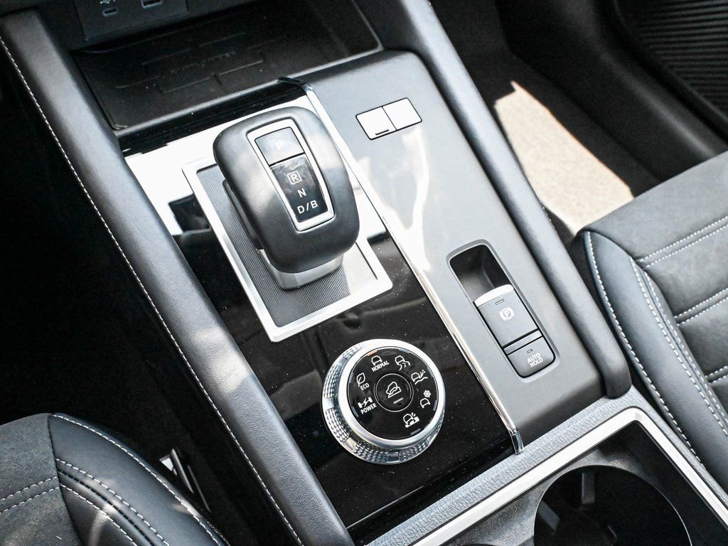 New 2024 Mitsubishi Outlander SE image 33