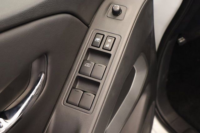 New 2025 Nissan Frontier SV image 8