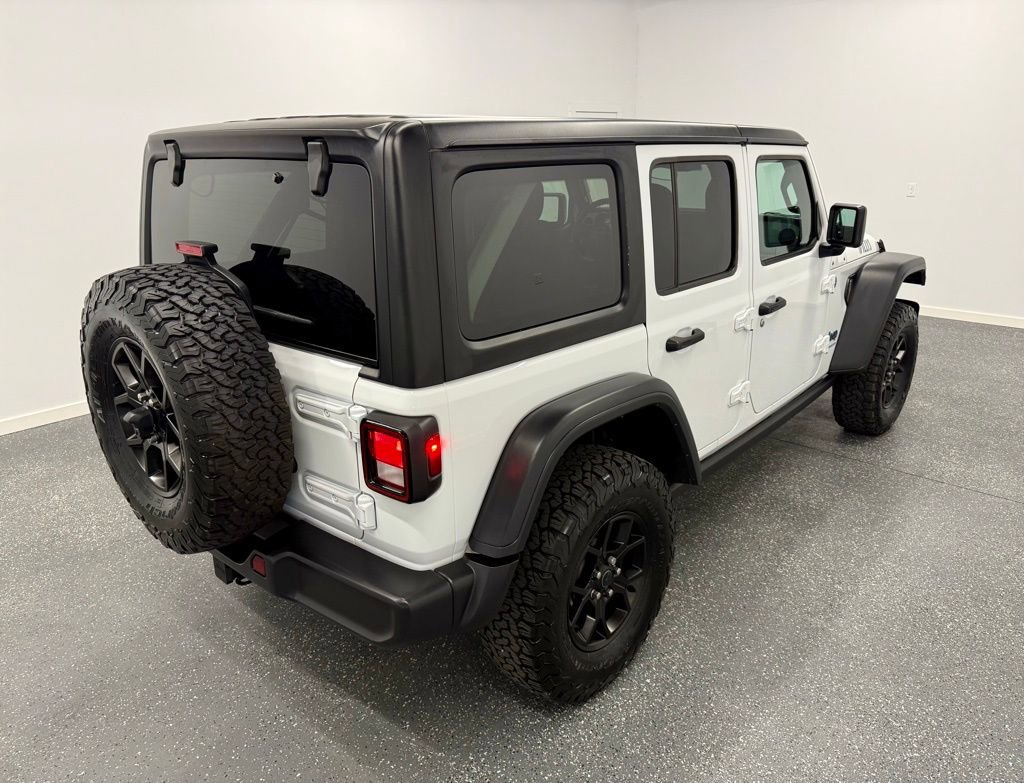 Used 2024 Jeep Wrangler Unlimited image 10