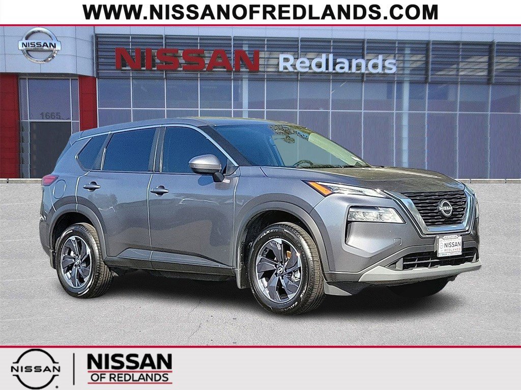 Used 2023 Nissan Rogue SV image 1