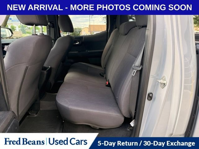 Used 2018 Toyota Tacoma TRD Sport AWD/4WD image 11