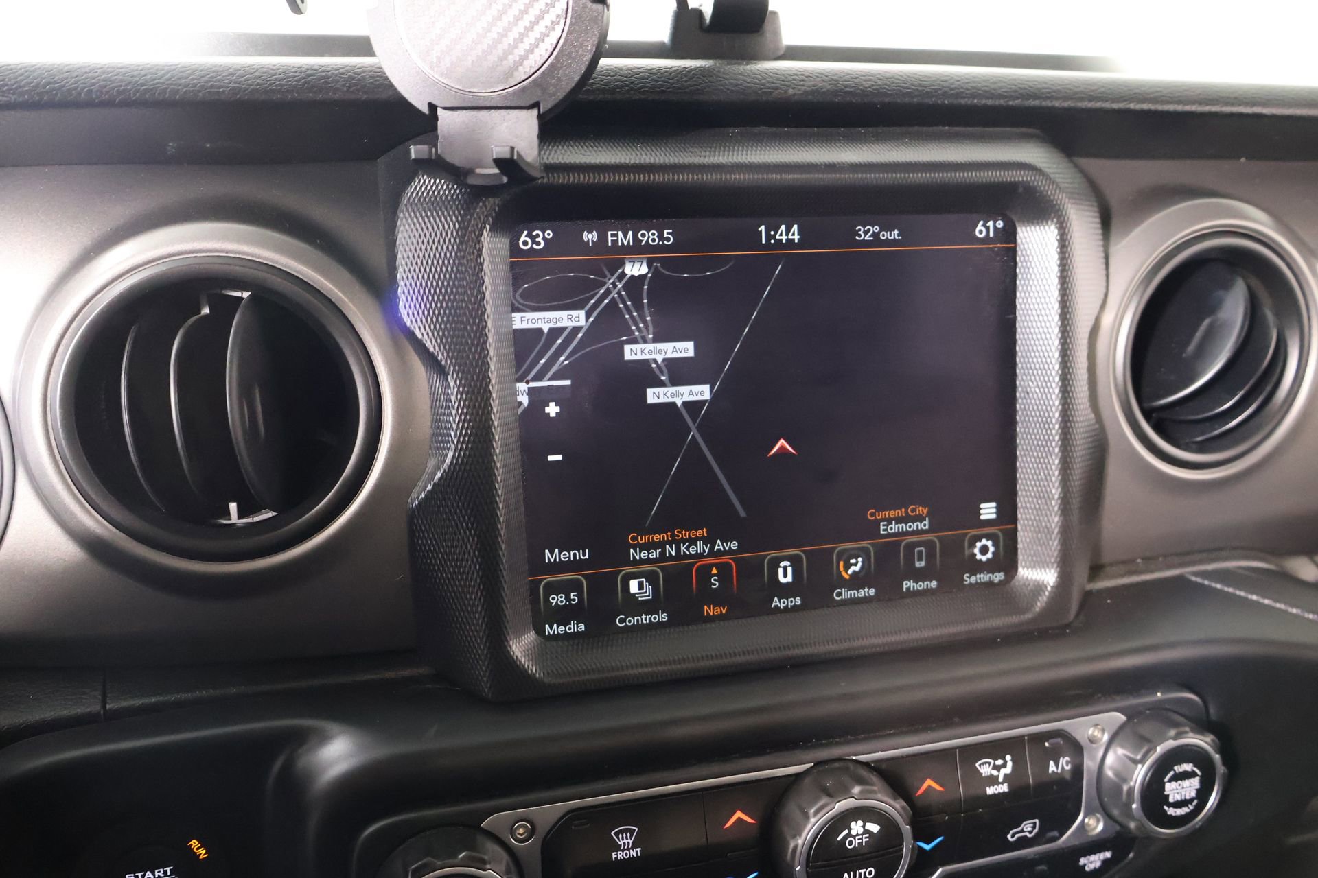 Used 2023 Jeep Gladiator Willys image 7