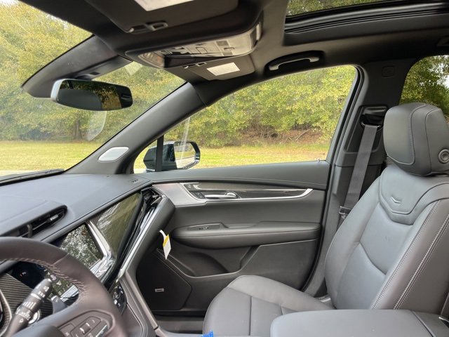 New 2025 Cadillac XT6 Sport w/ LPO, Floor Liner Package image 18
