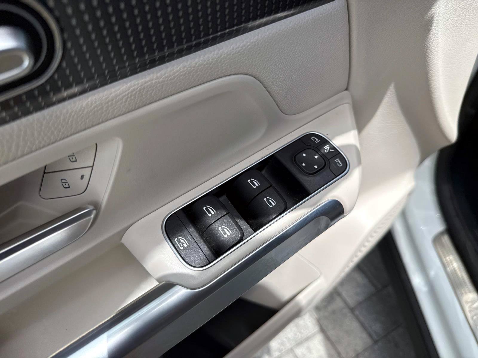 Certified 2021 Mercedes-Benz GLB 250 4MATIC image 19