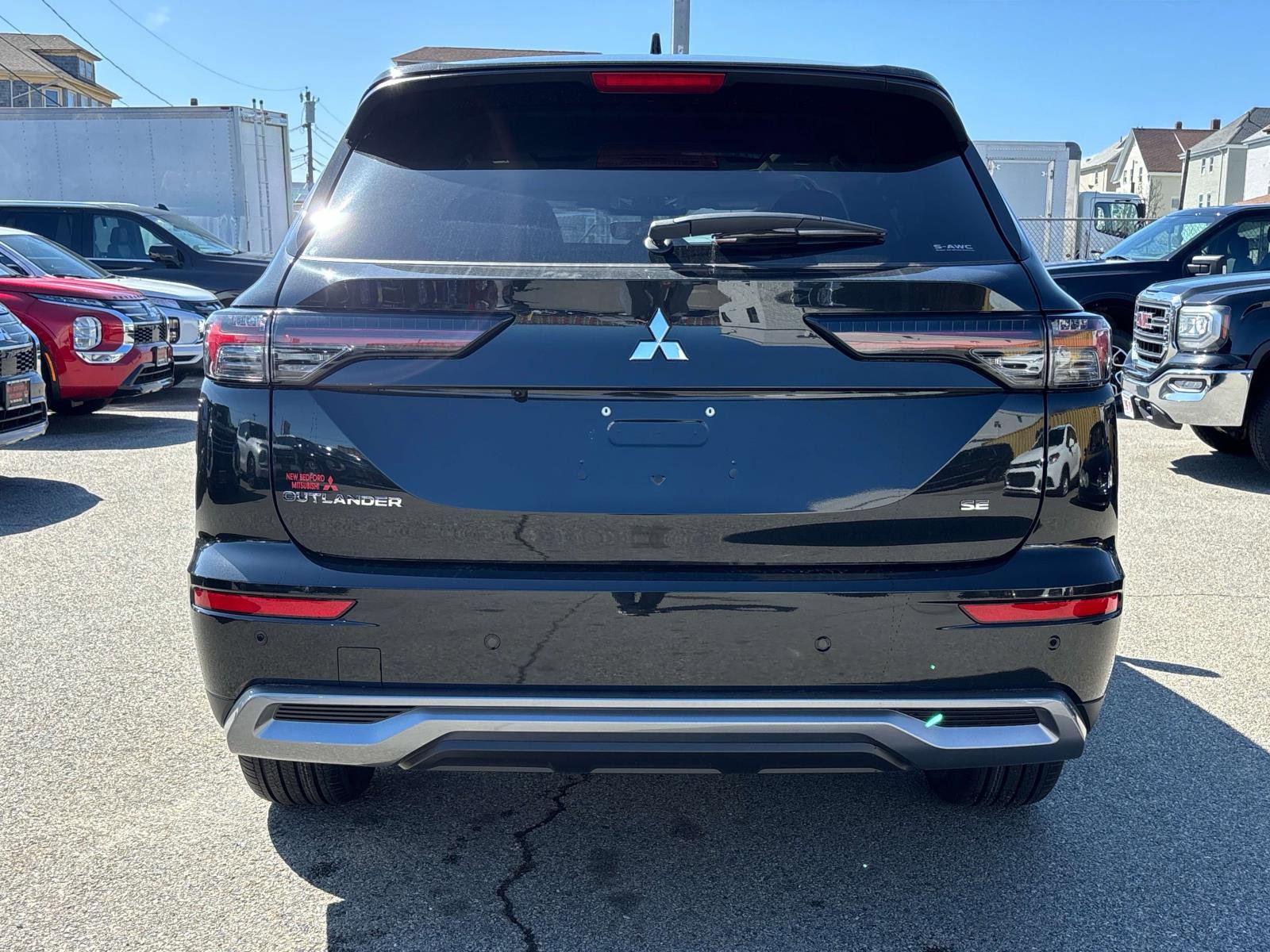 New 2025 Mitsubishi Outlander SE image 3