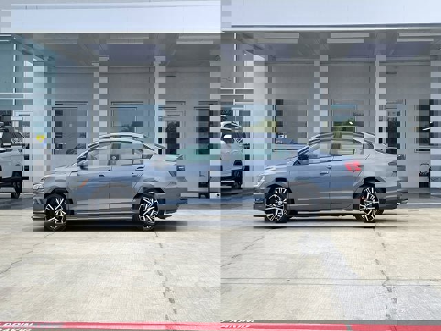 Used 2018 Volkswagen Jetta Wolfsburg Edition image 3