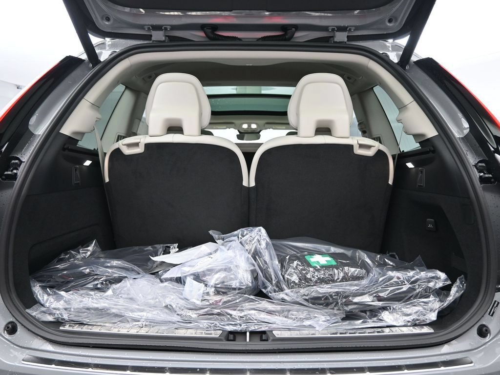 New 2026 Volvo XC90 T8 Ultra w/ Protection Package Premier AWD/4WD image 26
