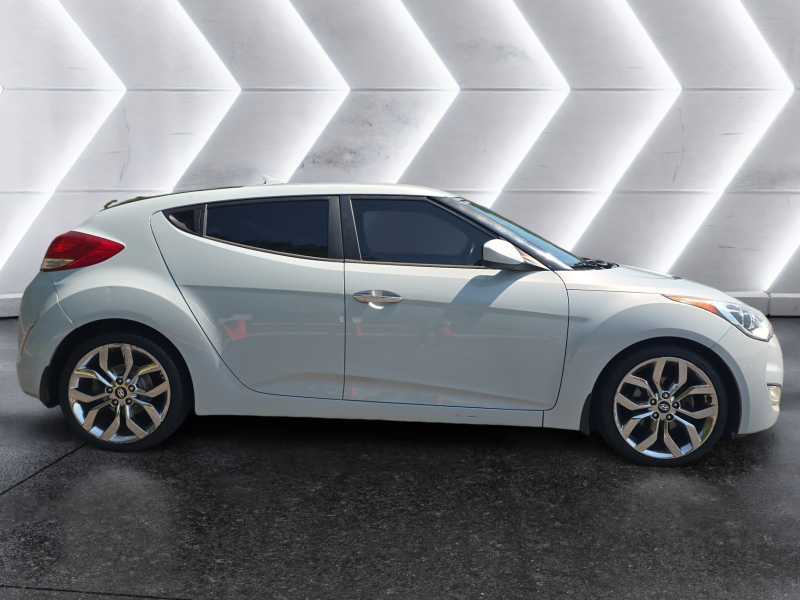Used 2015 Hyundai Veloster RE:FLEX Edition FWD image 6