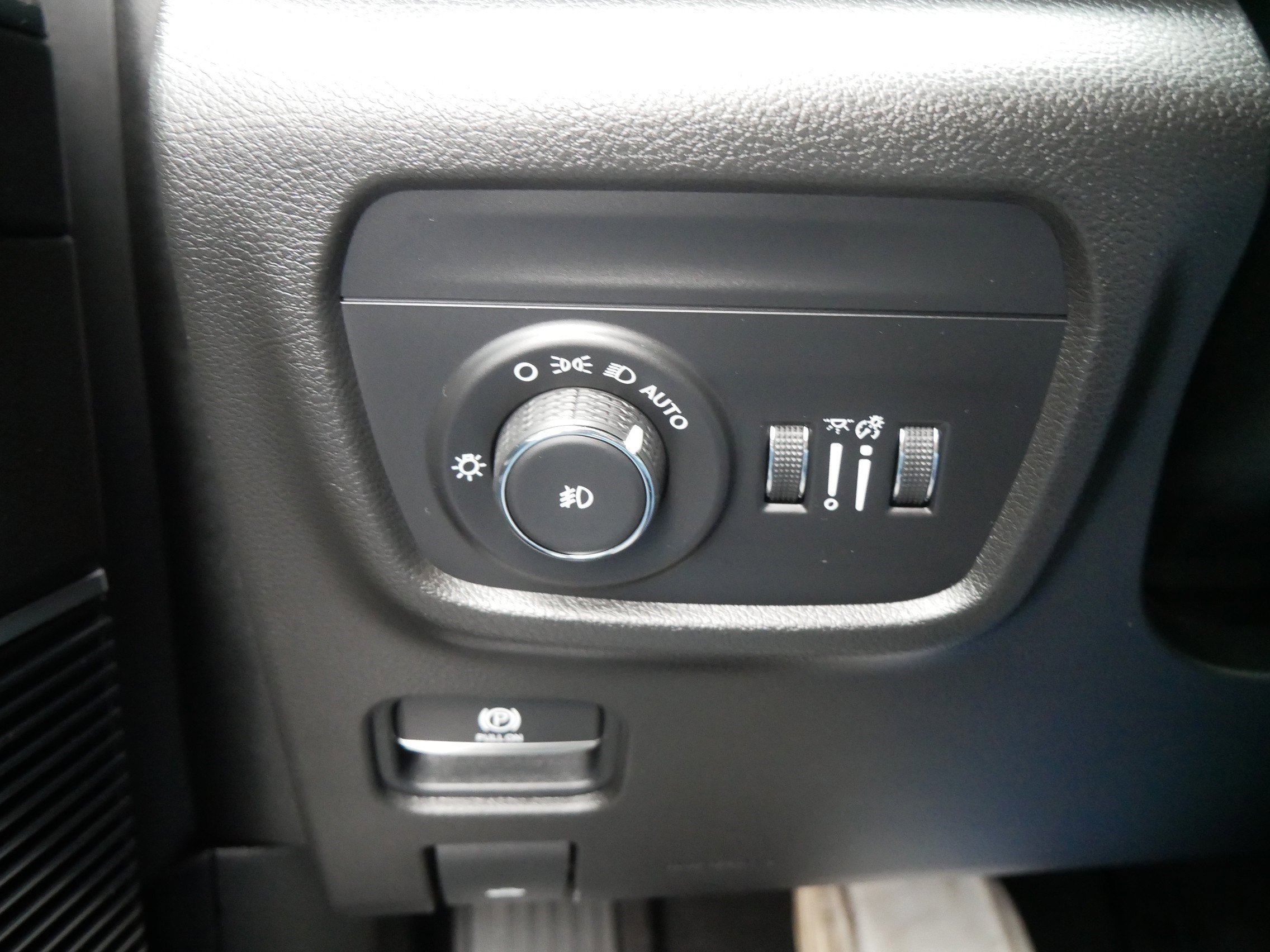 Used 2022 Jeep Grand Cherokee Overland w/ Luxury Tech Group IV image 26